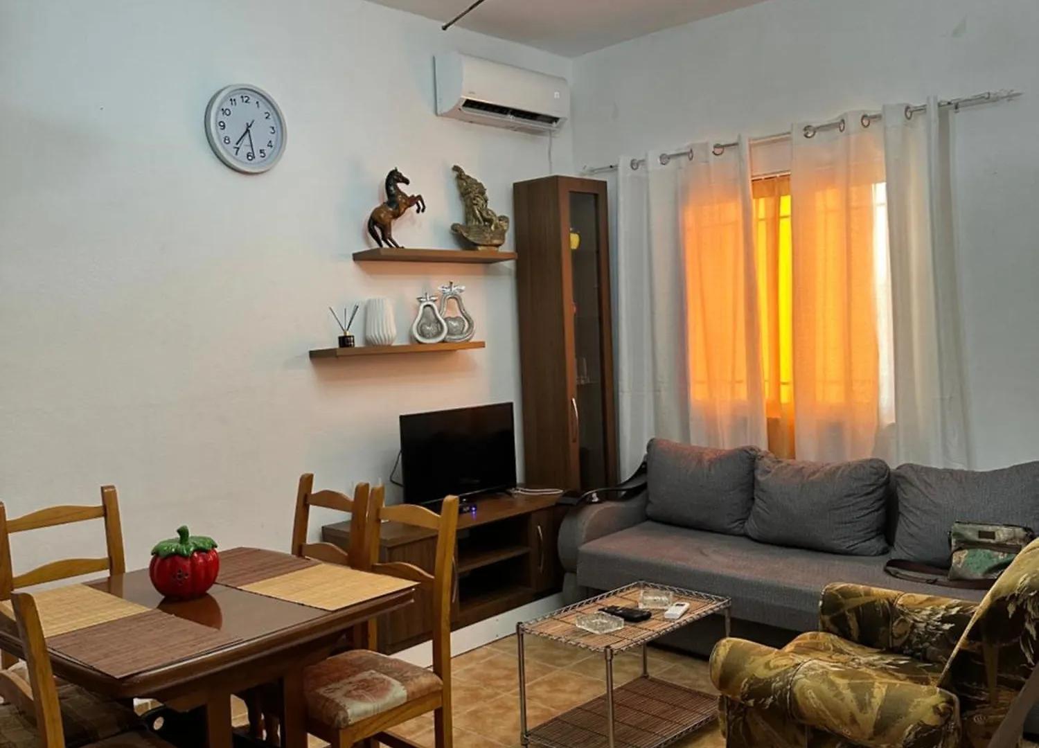 הקונטקטים של Duomo Beach House